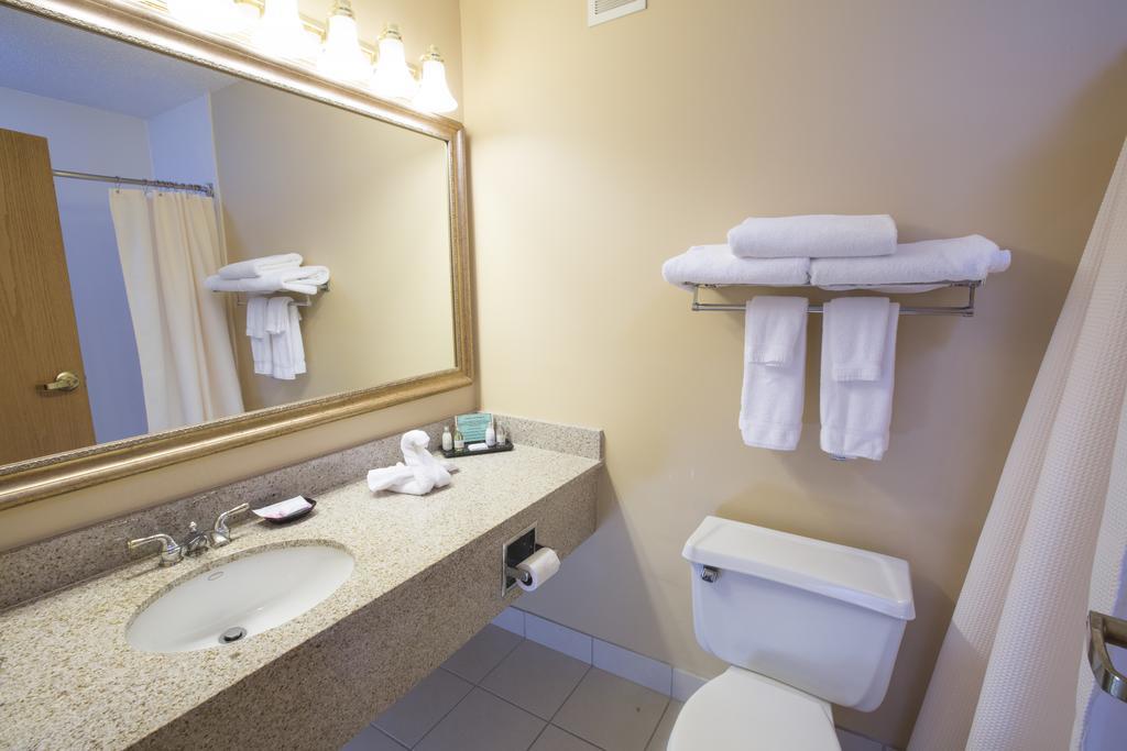 Swan Lake Resort Plymouth Ngoại thất bức ảnh
