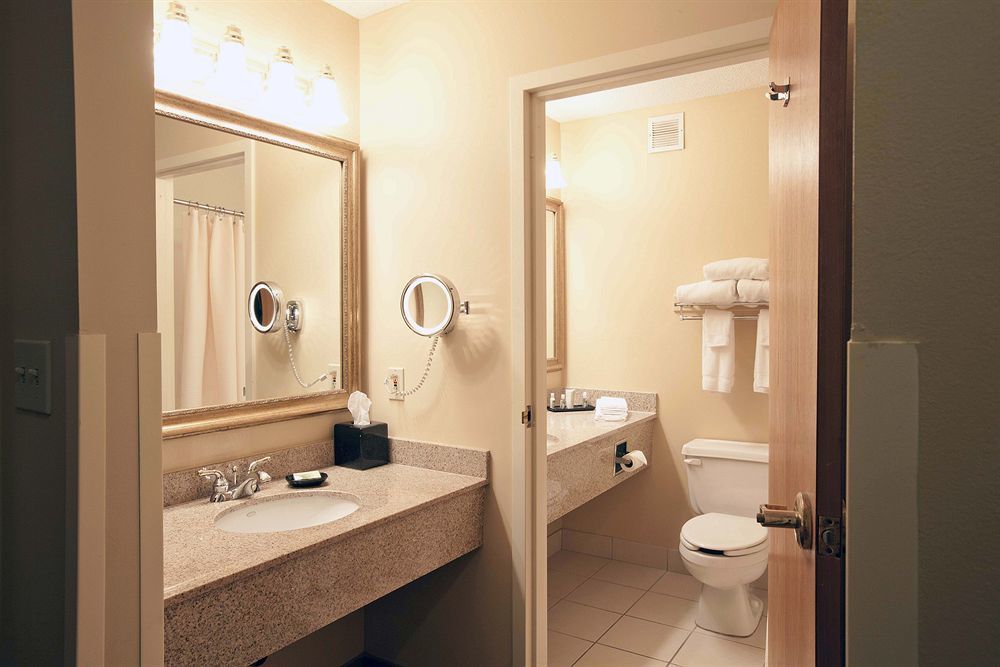 Swan Lake Resort Plymouth Ngoại thất bức ảnh